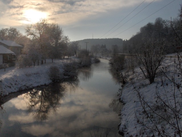 Neckar_im_Winter_2010.jpg